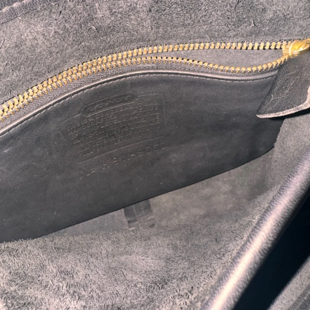 COACH vintage style # 9061 black‎ bag purse from 90’s. Lots of pockets. VGUC - Picture 7 of 13